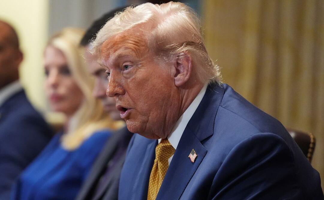 El anuncio del presidente Donald Trump llega un día antes de que se cumpla el plazo inicial concedido a los socios comerciales para fijar nuevos gravámenes que sustituyeran los considerados "aranceles recíprocos". Foto: AP