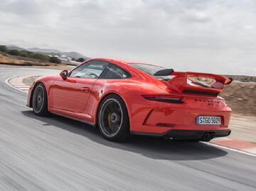 Porsche no planea electrificar su división GT