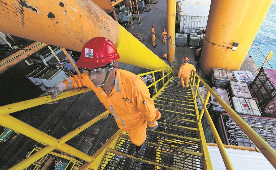 Pese a la mayor inversión en la extracción de petróleo, no se ha logrado elevar la producción. Foto: Archivo/ El Universal