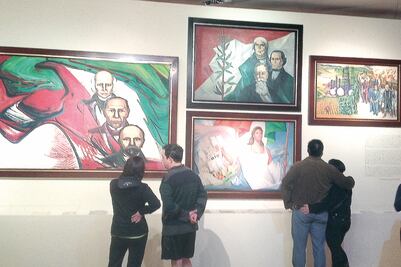 Dejan libros de texto fuera de reforma educativa