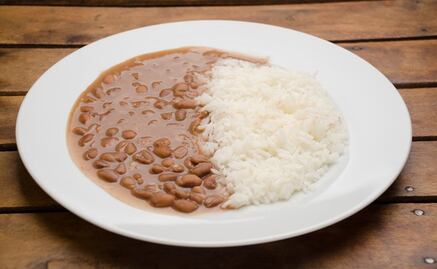 Por qué comer frijoles con arroz es beneficioso para tu salud
