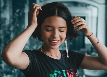 Ángela Aguilar impacta a sus fans luciendo su pelo largo