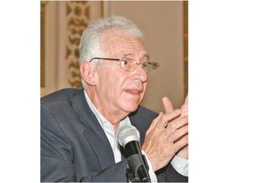 ¡Agárrelo, agárrelo... que es embajador!