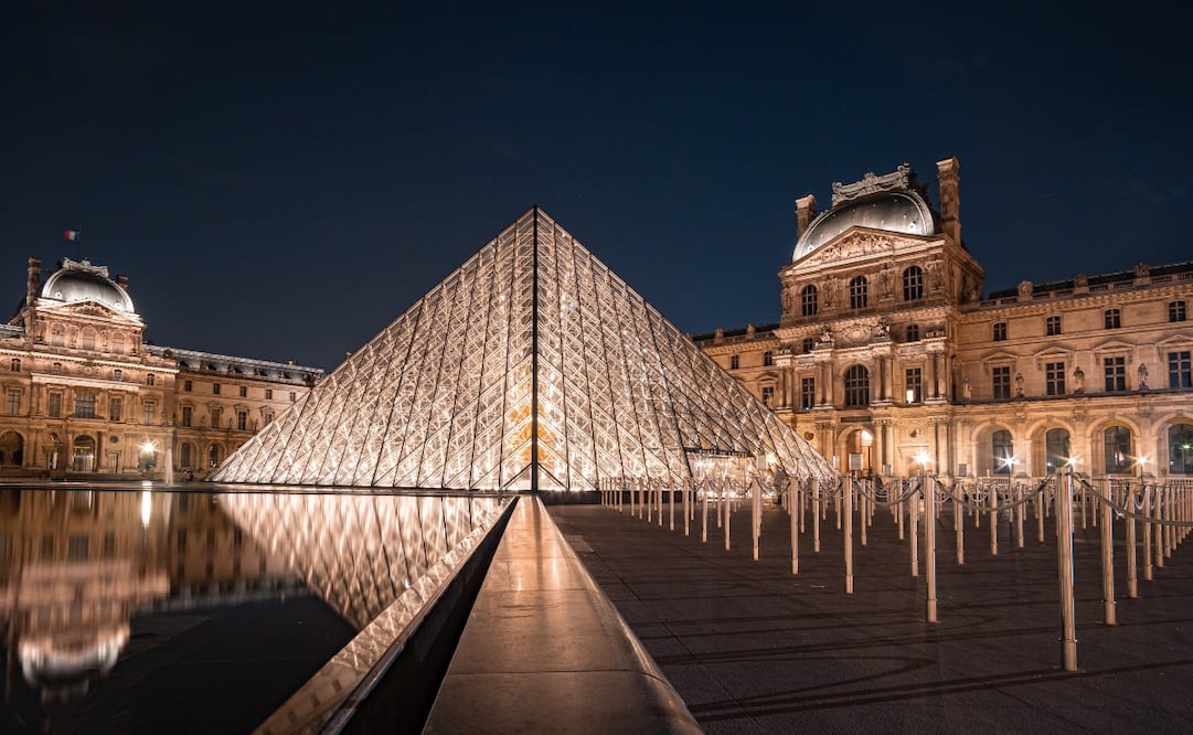 Cuando la Mona Lisa fue robada, el Museo del Louvre tenía menos de 150 guardias para aproximadamente 250 mil objetos. Foto: Unsplash. Michael Fousert