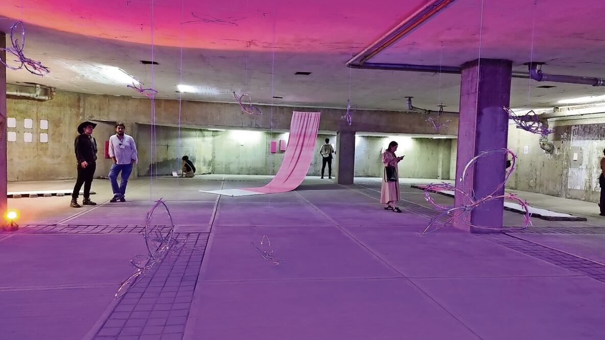 Aspecto de la instalación Filo para volar, en la que la artista Sofía Cabrera aborda la falta de energía que padece a causa del lupus que se le diagnosticó en 2014. Foto: Cristopher Cabello EL UNIVERSAL