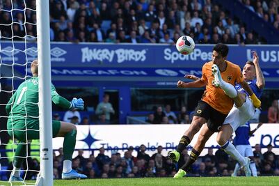 Raúl Jiménez anota, pero los Wolves siguen sin ganar