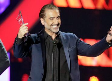 Alejandro Fernández quiere audiencia con el presidente