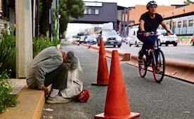 ¡Lo dejan en visto! Adulto mayor se desvanece sobre Calzada de Tlalpan en la alcaldía Benito Juárez