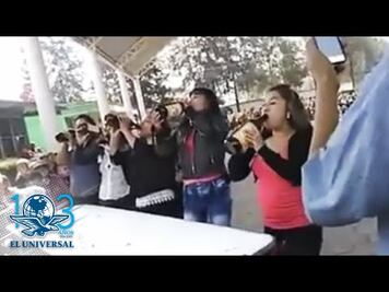 Celebran a mamás con concurso de caguamas en secundaria