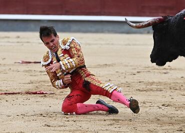 Torero español sufre brutal cornada