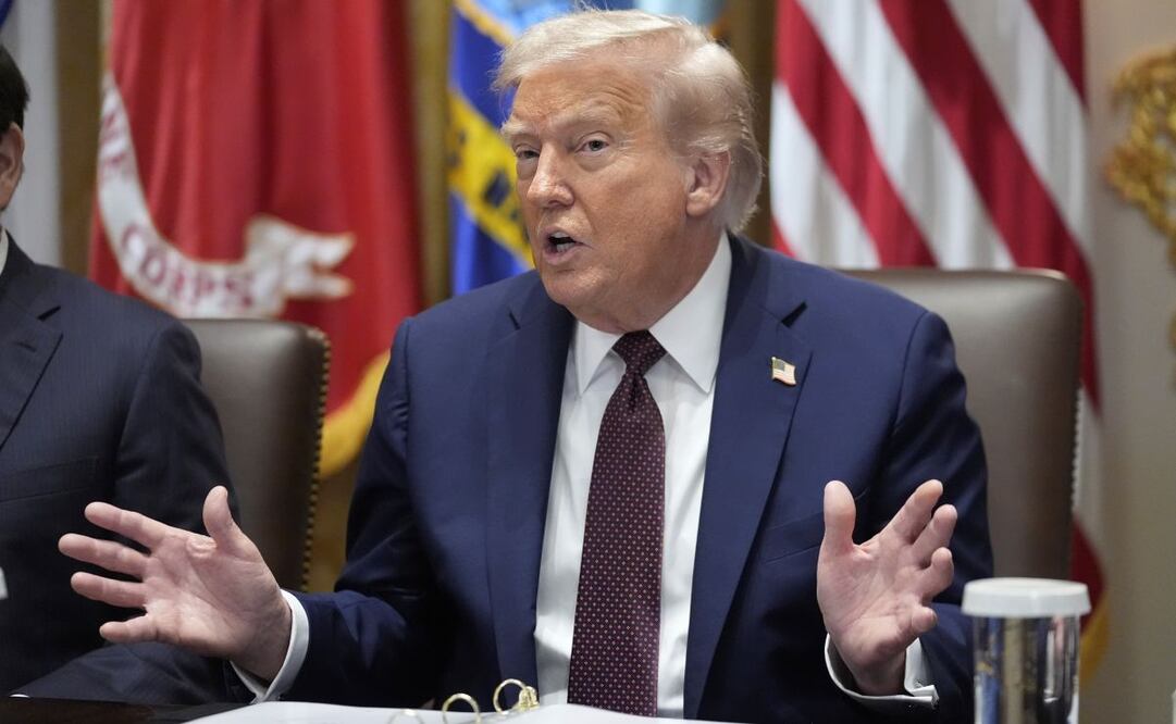 El presidente Donald Trump habla durante una reunión de gabinete el martes 26 de agosto de 2025 en la Casa Blanca, Washington. Foto: AP