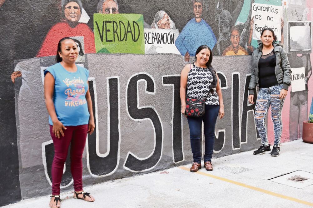 Rosario Noriega Soto, Guadalupe Pérez Rodríguez y Santa María Rosales fueron inculpadas por trata de personas. Las tres mujeres señalan que policías ingresaron a sus domicilios o las abordaron sin decirles de qué eran acusadas. Foto: LUCÍA GODÍNEZ