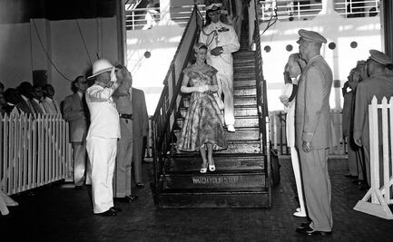 A ritmo caribeño, la Reina animó a Felipe a bailar