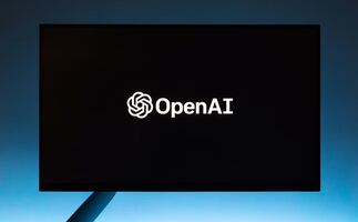 ¿Auriculares con IA? OpenAI podría presentar pronto su primer dispositivo 