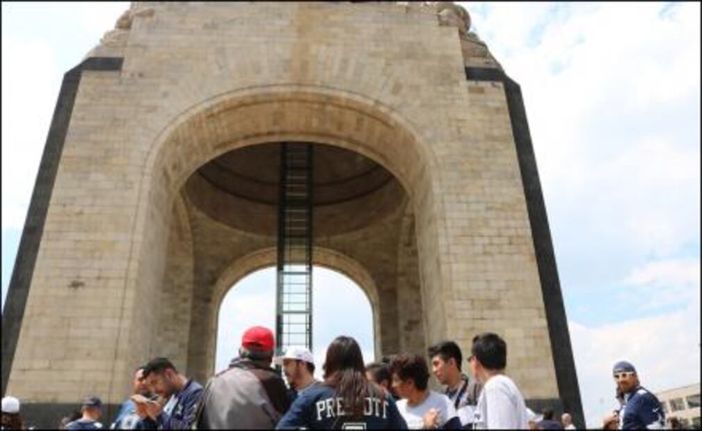 Aficionados de Dallas Cowboys se toman la foto anual