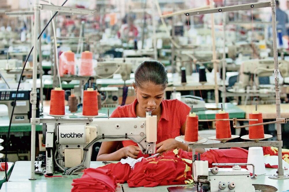 Efecto. De acuerdo con el CCE, la cercanía de la inversión china en Vietnam y Malasia en el sector textil, podría ocasionar dumping. (ARCHIVO EL UNIVERSAL)