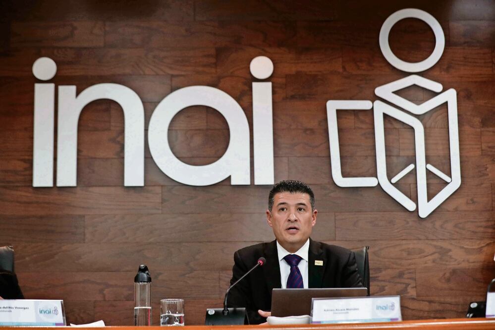El Comisionado Presidente del Instituto Nacional de Transparencia, Acceso a la Información y Protección de Datos Personales (INAI), Adrián Alcalá Méndez. Foto: Archivo