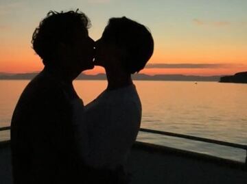 Christian Nodal ofrece un concierto en vivo acompañado por Ángela Aguilar