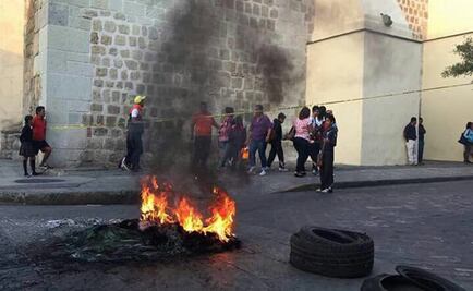 Regresan barricadas a Oaxaca e intentan incendiar escuela