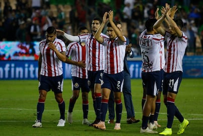 Chivas derrota por la mínima a León 