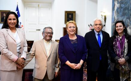 Armando Manzanero se reúne con Michelle Bachelet
