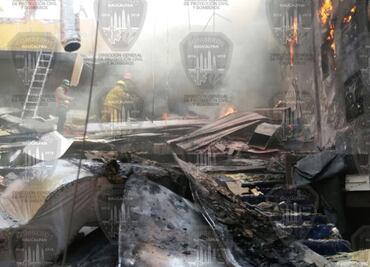 Controlan incendio en Plaza Satélite