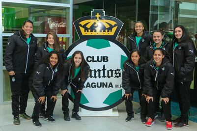 Santos Femenil presume a sus refuerzos