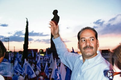 Exigen pagar viejas cuentas a exgóber Martín Orozco