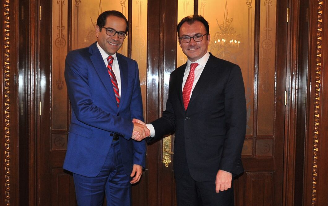 En la foto: José Ignacio Peralta, gobernador electo de Colima y Luis Videgaray, titular de la Secretaría de Hacienda (ESPECIAL)