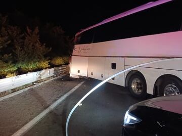 Choque entre autobús, tráiler y camioneta deja 5 muertos en carretera de Sinaloa; hay 43 lesionados