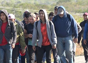 “Migración nos engañó”, denuncian migrantes sobre falso traslado a la ciudad de Oaxaca; hay al menos 100 afectados