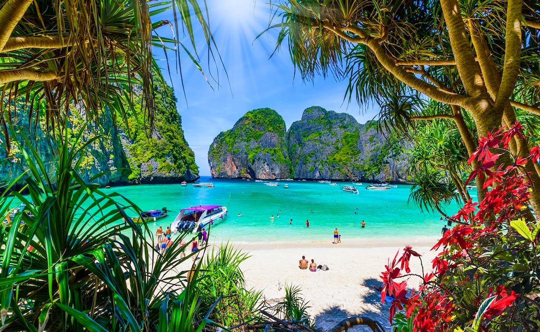 Las Islas Phi Phi, en Tailandia, son uno de los destinos a donde los viajeros quieren volver. Foto: iStock 