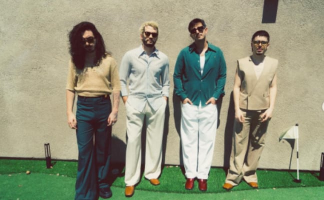 Morat cierra segundo día de Coachella con broche de oro e invitada especial; la banda debuta en el festival tras 11 años de carrera