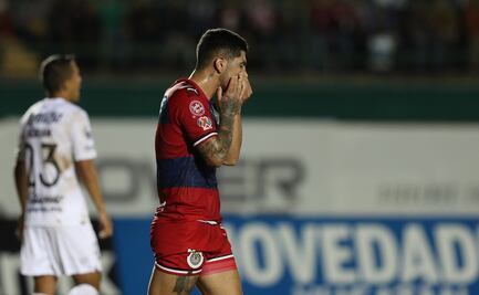 Víctor Guzmán saldría de Chivas... ¿por posible dopaje?