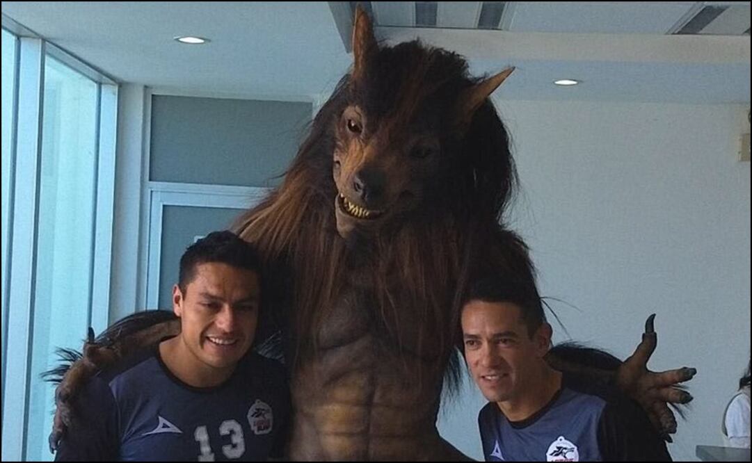 Twitter: @vicmartinez_15