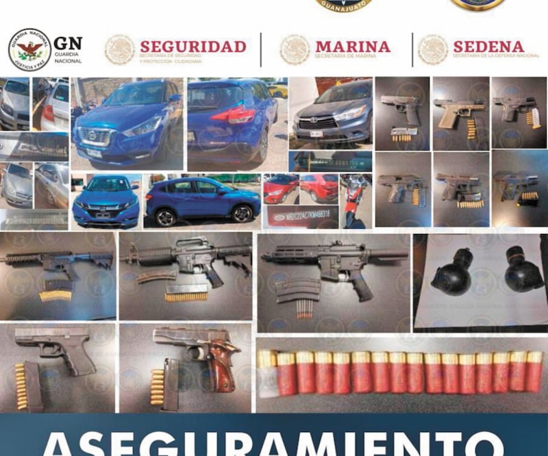 Un operativo coordinado entre fuerzas estatales y federales permitió el decomiso de armas de fuego, cartuchos y vehículos, entre otros artículos. Foto: Especial