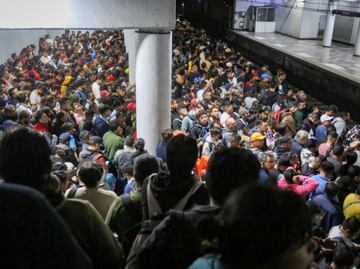 ¡Toma tus precauciones! Metro y Metrobús activan marcha de seguridad por lluvias; hay alta afluencia de usuarios
