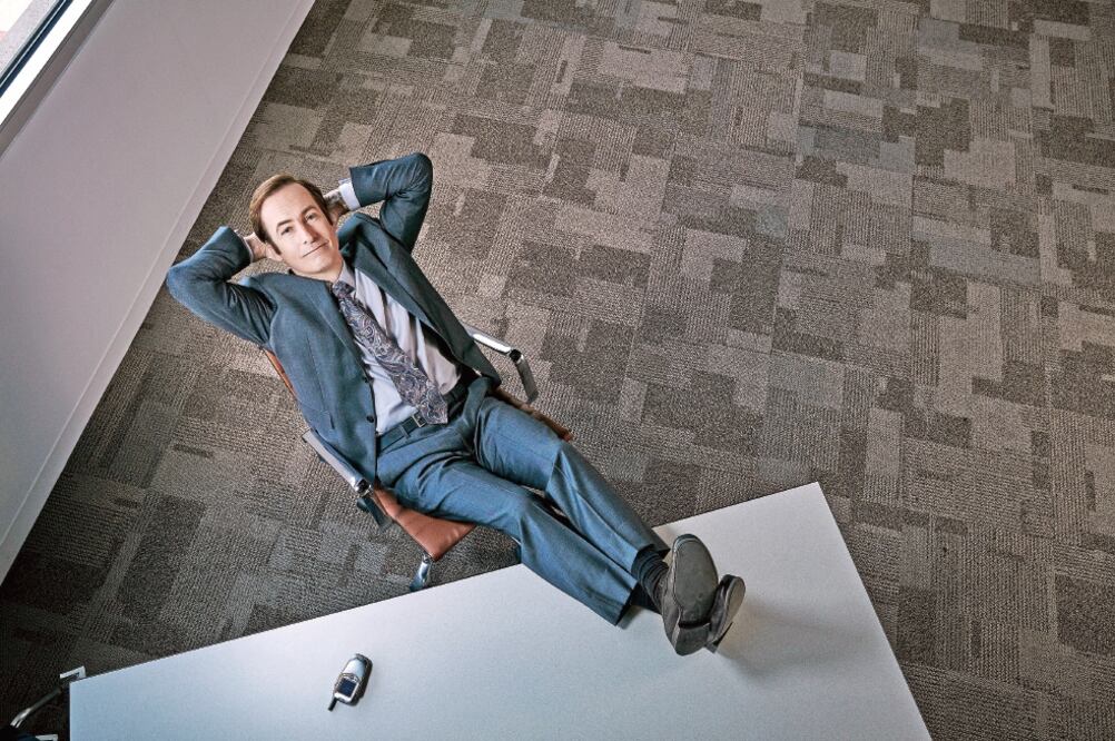 Bob Odenkirk interpreta al abogado Saul Goodman, en la serie que empieza su segunda temporada (NETFLIX)