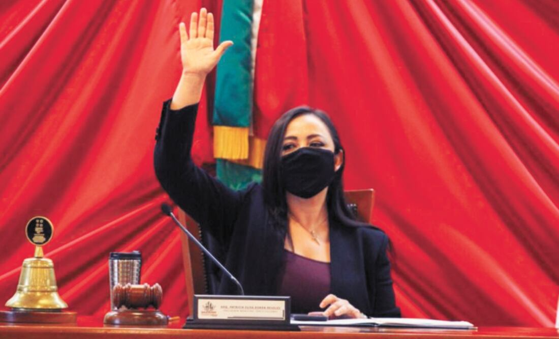 Después de dos meses y tras buscar la reelección, la alcaldesa Patricia Durán presidió la sesión de Cabildo. Foto: ESPECIAL
