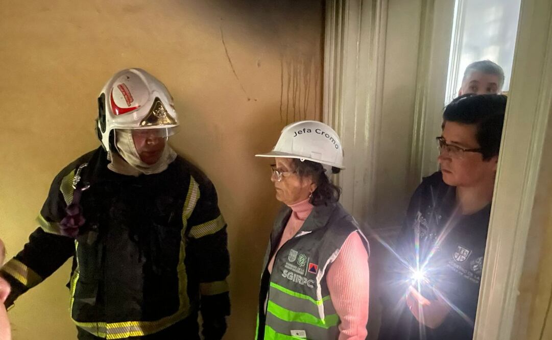 Atienden incendio en la Roma, 13 de enero de 2025. Foto: X @SGIRPC_CDMX