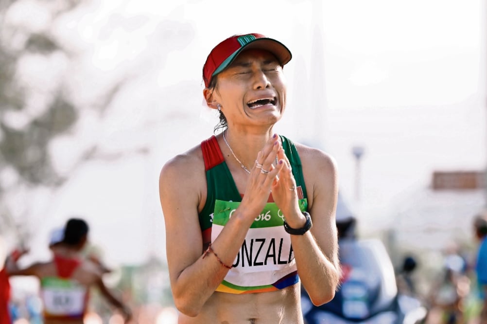 La fama le llegó de golpe tras convertirse en la primera medallista olímpica en caminata. (ARCHIVO. EL UNIVERSAL)
