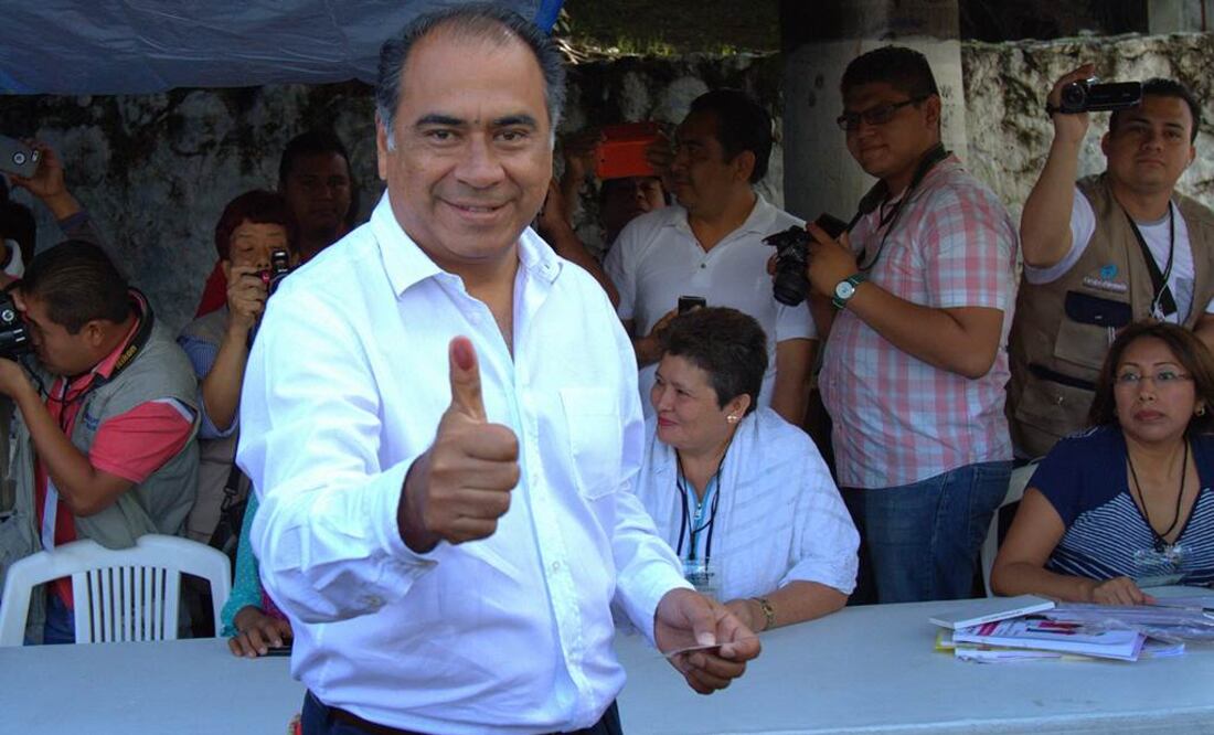 Dijo que una vez obtenida la validez de la elección, buscará al presidente Enrique Peña Nieto para pedirle que apoye a Guerrero. FOTO: Notimex