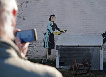 Aparece obra de Banksy en pleno San Valentín sobre la violencia doméstica contra las mujeres