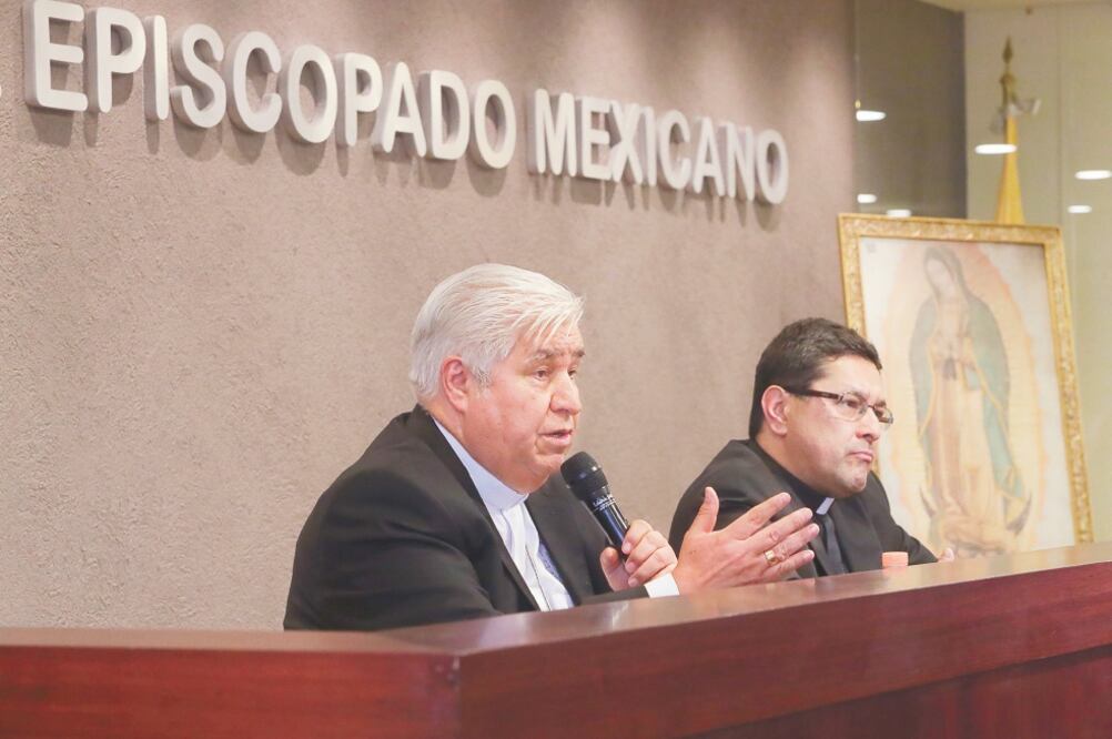 Rogelio Cabrera López, presidente de la CEM, y Alfonso Miranda Guardiola, secretario general del Episcopado Mexicano. Foto: IVÁN STEPHENS. EL UNIVERSAL