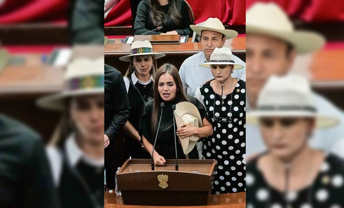 Grecia Quiroz, tomó protesta en el Congreso de Michoacán como nueva alcaldesa de Uruapan, esto luego del asesinato de su esposo Carlos Manzo. Foto: Rogelio Morales / CUARTOSCURO.COM