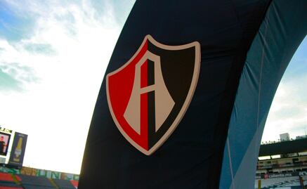 Equipo tapatío se burla de Atlas por las condiciones de la cancha del estadio Jalisco