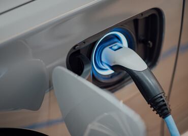 Se vendieron 1.3 millones de autos eléctricos en EU en 2024; quinta parte del total comercializado en ese país