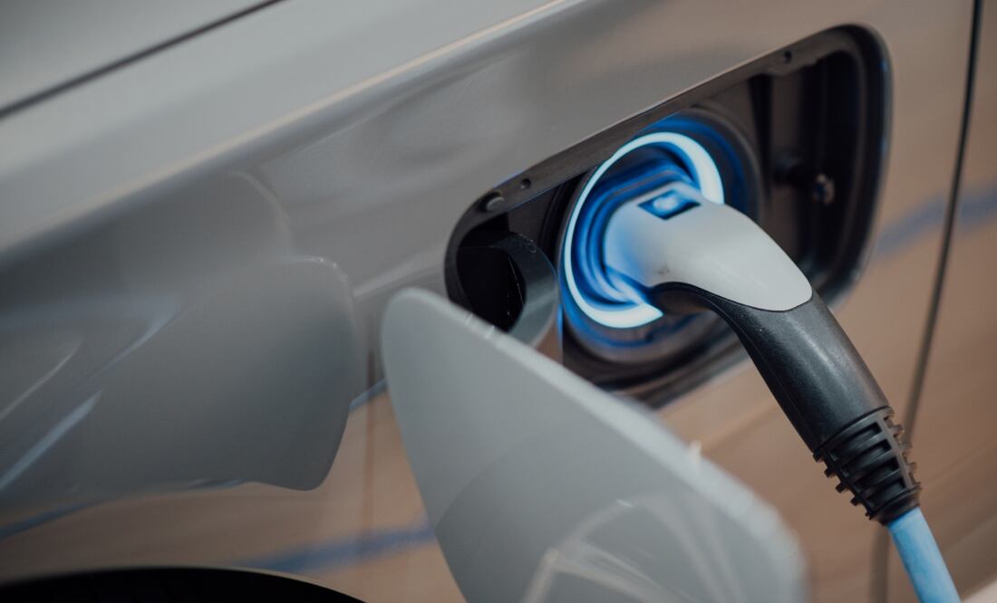 Aunque Tesla sigue siendo el principal vendedor de vehículos eléctricos del país en 2024 perdió 37 mil ventas en EU. Foto: Unsplash