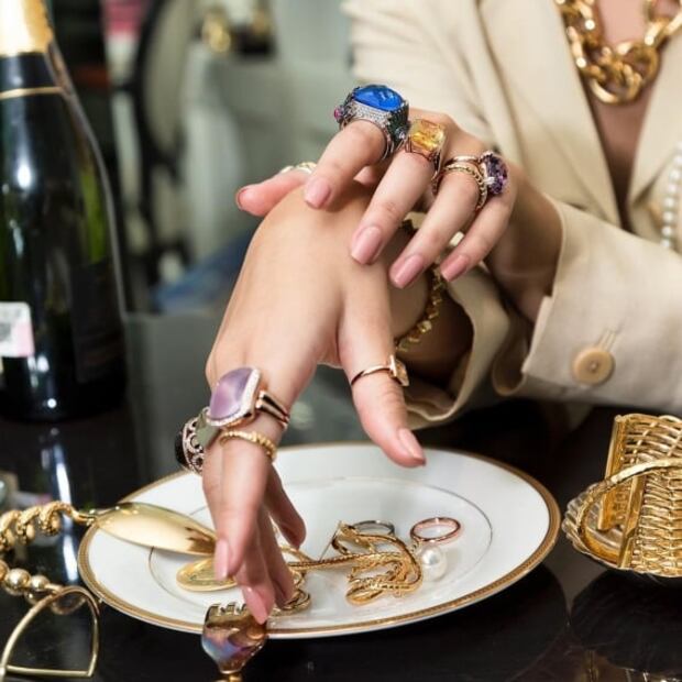 Daniel Espinosa nos habla de sus joyas y de su nuevo museo “Casa de Plata”