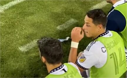 VIDEO: Aficionado le pide a Chicharito ayudar a México en el Mundial: "No depende de mi carnal"